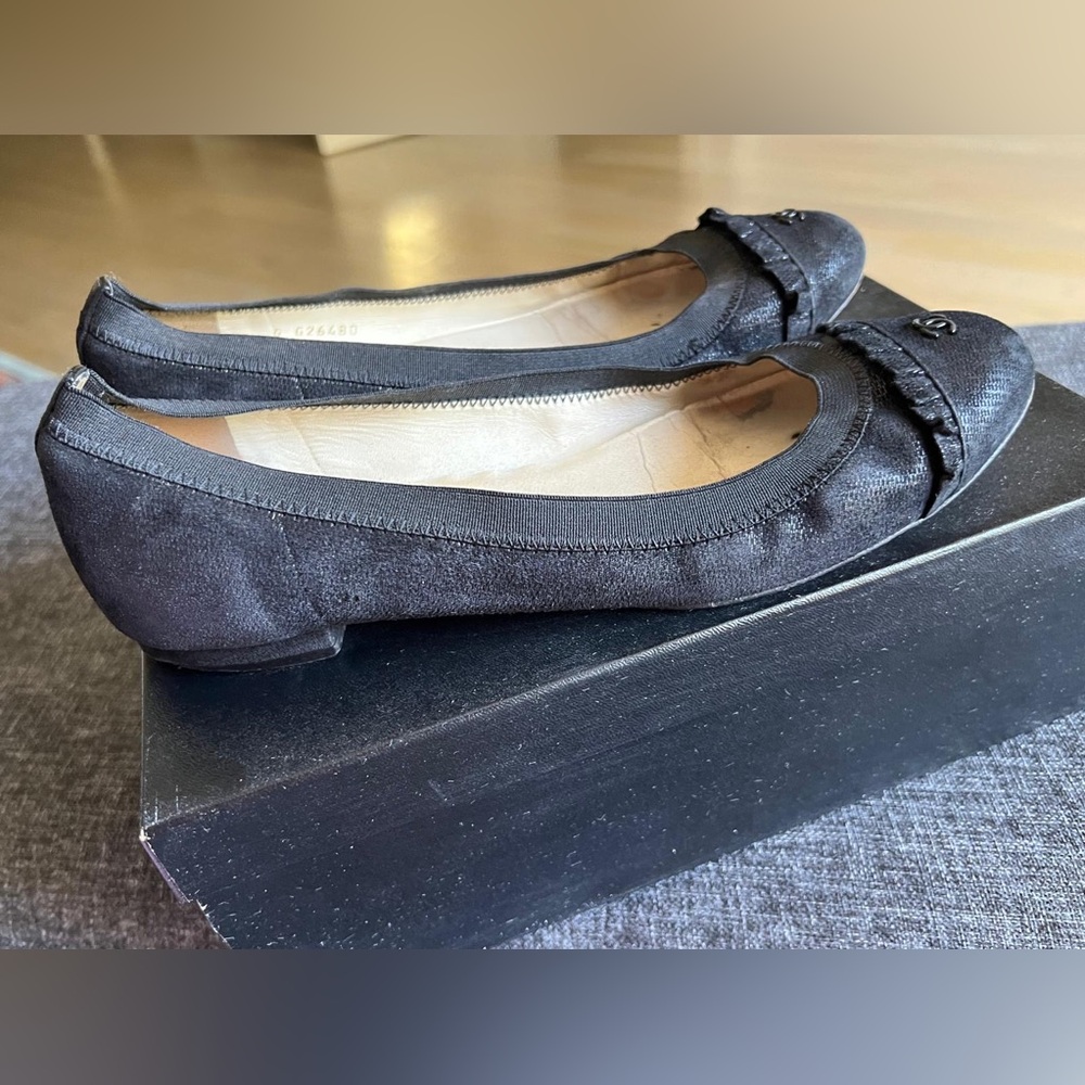 Chanel ballerinas size 39.5 black suede - pre owned in good condition - with box